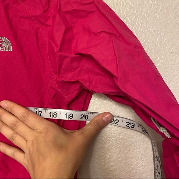 The North Face women’s Hyvent 2.5L waterproof nylon rain Jacket hot pink - S - Picture 12 of 14